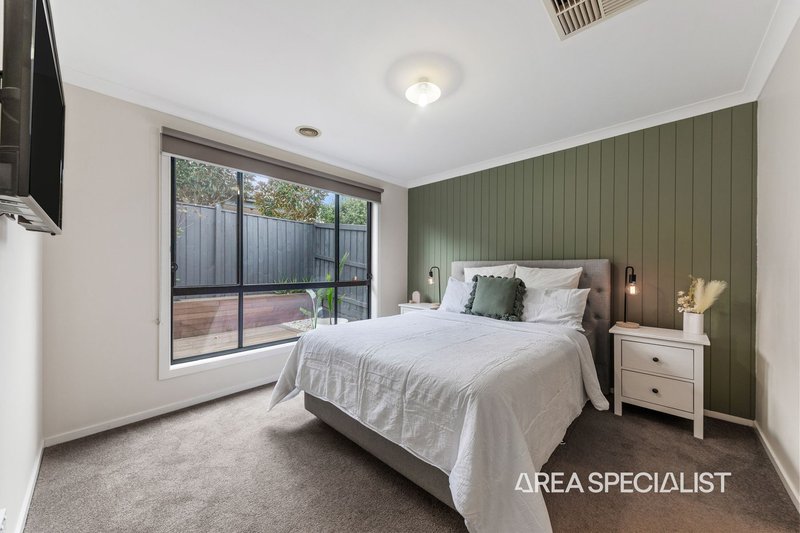 Photo - 58 Belmont Crescent, Pakenham VIC 3810 - Image 8