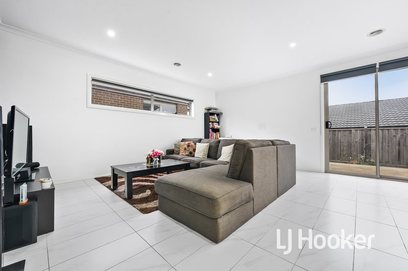 Photo - 58 Bona Vista Rise, Clyde VIC 3978 - Image 3