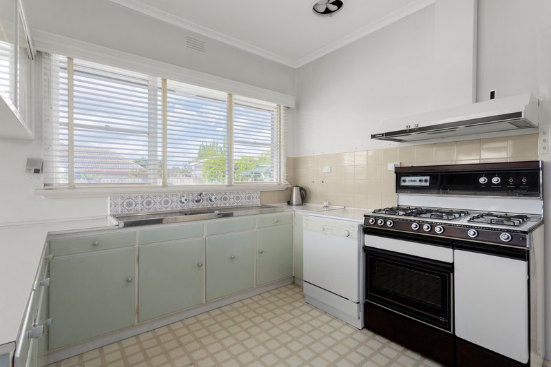 Photo - 58 Brett Street, Murrumbeena VIC 3163 - Image 3