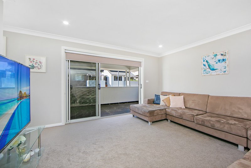 Photo - 58 Caballo St , Beaumont Hills NSW 2155 - Image 4