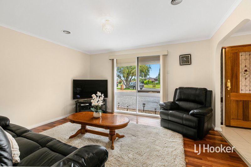 Photo - 58 Canonbury Circle, Seabrook VIC 3028 - Image 3