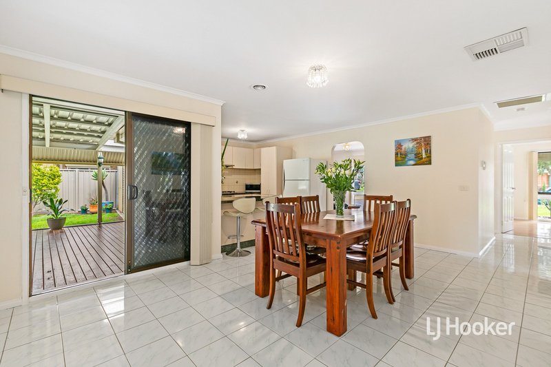 Photo - 58 Canonbury Circle, Seabrook VIC 3028 - Image 4