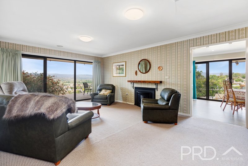 Photo - 58 Carey Street, Tumut NSW 2720 - Image 4