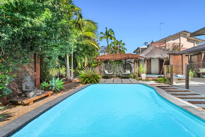 Photo - 58 Collins Crescent, Benowa QLD 4217 - Image 13