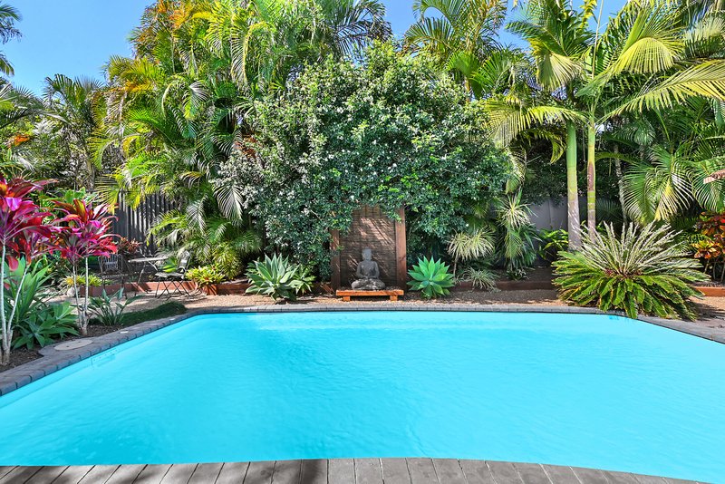 Photo - 58 Collins Crescent, Benowa QLD 4217 - Image 14