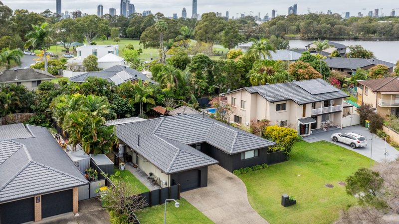 Photo - 58 Collins Crescent, Benowa QLD 4217 - Image 18