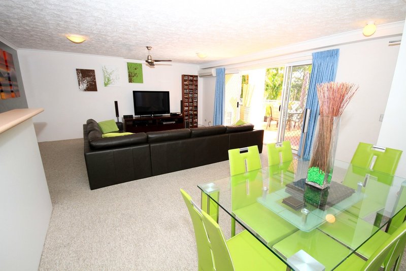 Photo - 5/8 Dalpura Street, Chevron Island QLD 4217 - Image 2