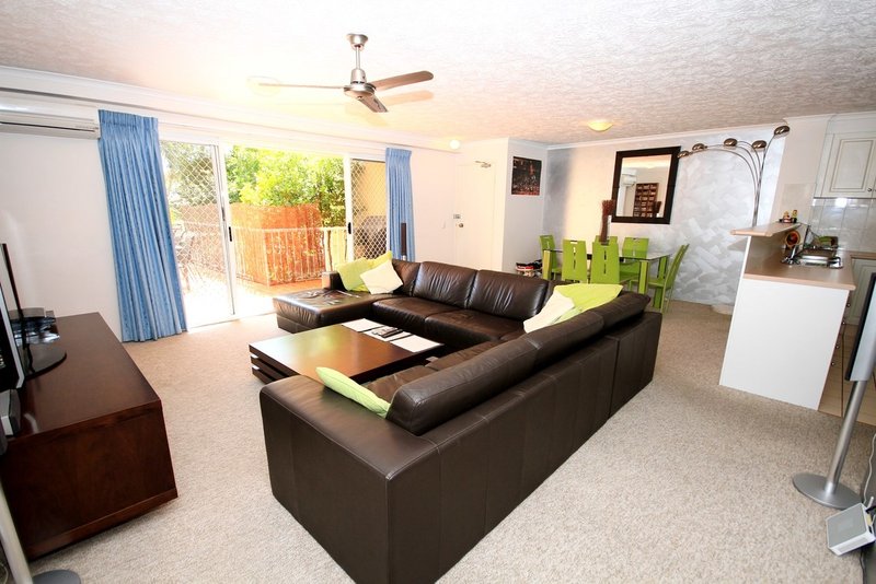 Photo - 5/8 Dalpura Street, Chevron Island QLD 4217 - Image 3