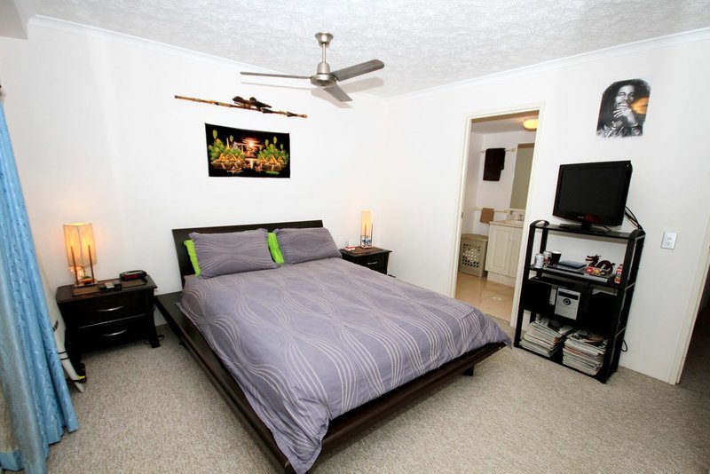 Photo - 5/8 Dalpura Street, Chevron Island QLD 4217 - Image 9