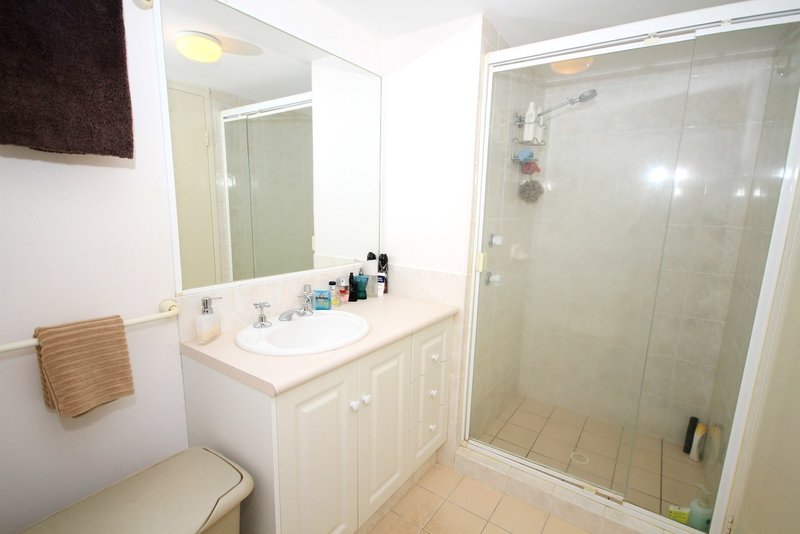 Photo - 5/8 Dalpura Street, Chevron Island QLD 4217 - Image 10