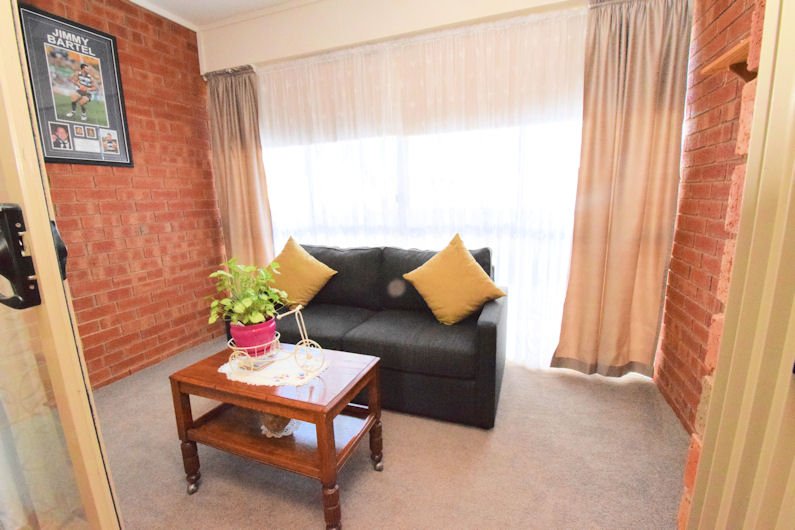 Photo - 58 Decimus Street, Deniliquin NSW 2710 - Image 9