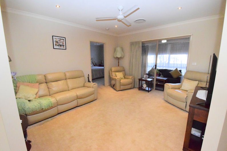 Photo - 58 Decimus Street, Deniliquin NSW 2710 - Image 10