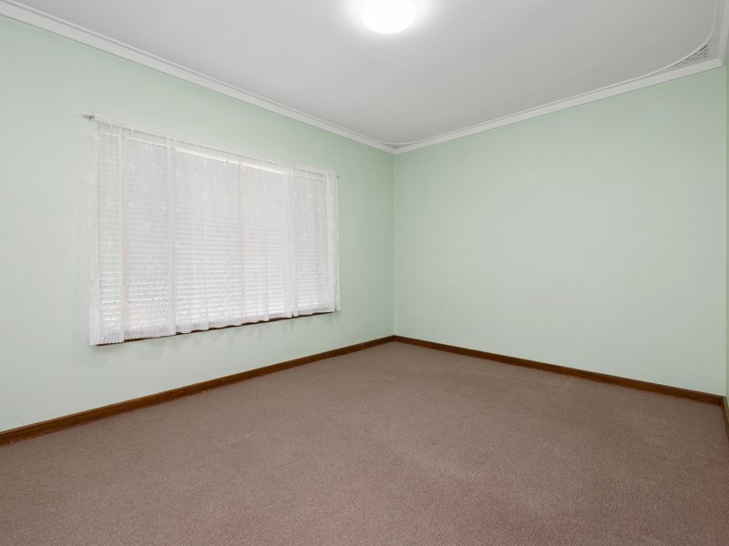 Photo - 58 Dulwich Street, Beckenham WA 6107 - Image 4