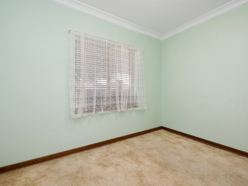 Photo - 58 Dulwich Street, Beckenham WA 6107 - Image 10