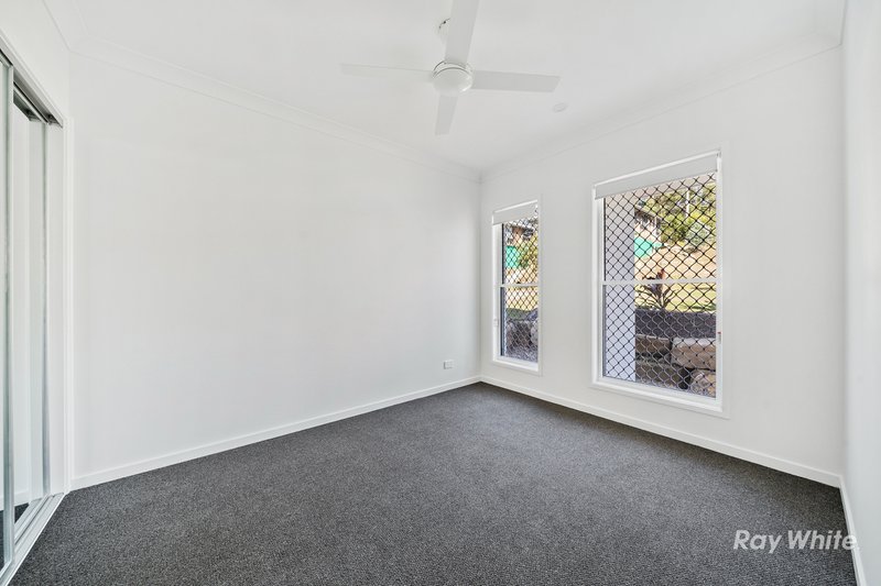 Photo - 58 Dysart Drive, Holmview QLD 4207 - Image 9