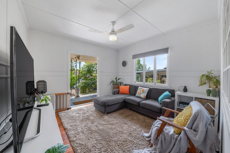 Photo - 58 Elbury Street, Mitchelton QLD 4053 - Image 2