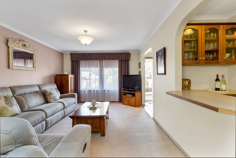 Photo - 58 Farnsworth Drive, Morphett Vale SA 5162 - Image 10