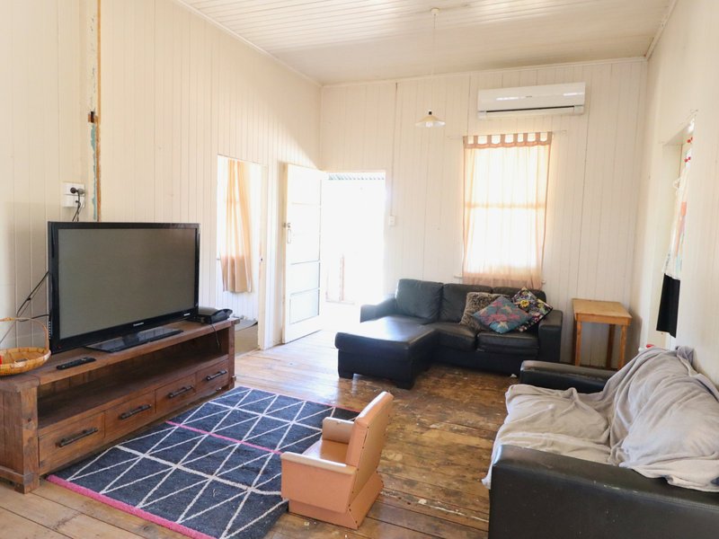 Photo - 58 Feather Street, Roma QLD 4455 - Image 6