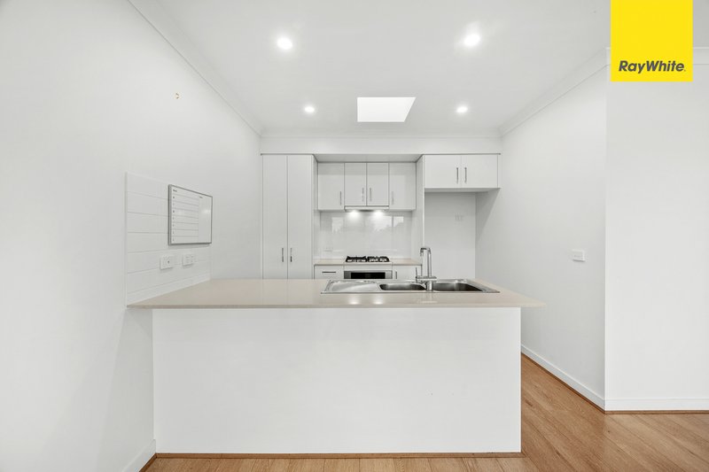 Photo - 58 Fulham Crescent, Thornhill Park VIC 3335 - Image 7