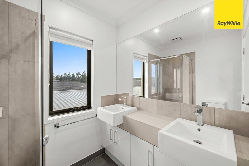 Photo - 58 Fulham Crescent, Thornhill Park VIC 3335 - Image 12