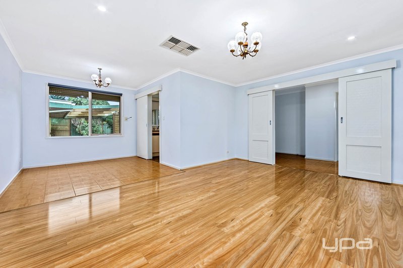 Photo - 58 Gillespie Road, St Albans VIC 3021 - Image 4