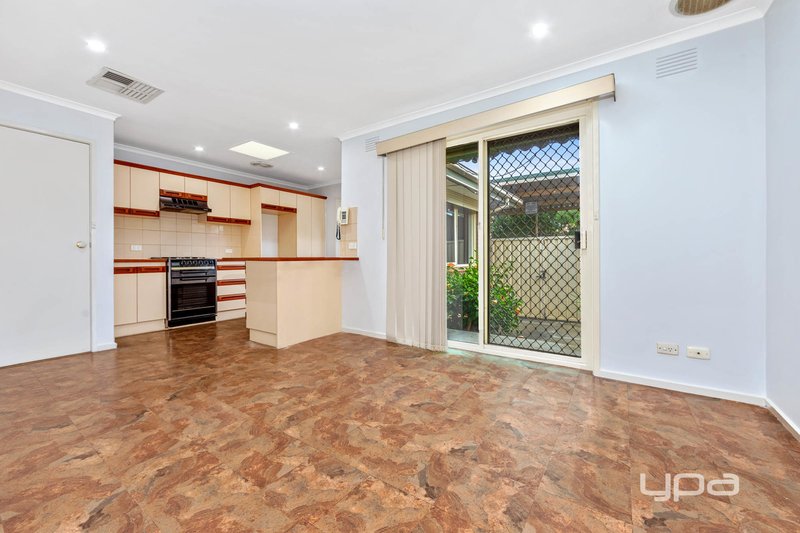 Photo - 58 Gillespie Road, St Albans VIC 3021 - Image 5