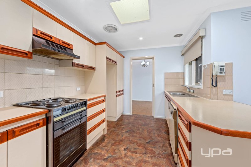 Photo - 58 Gillespie Road, St Albans VIC 3021 - Image 6