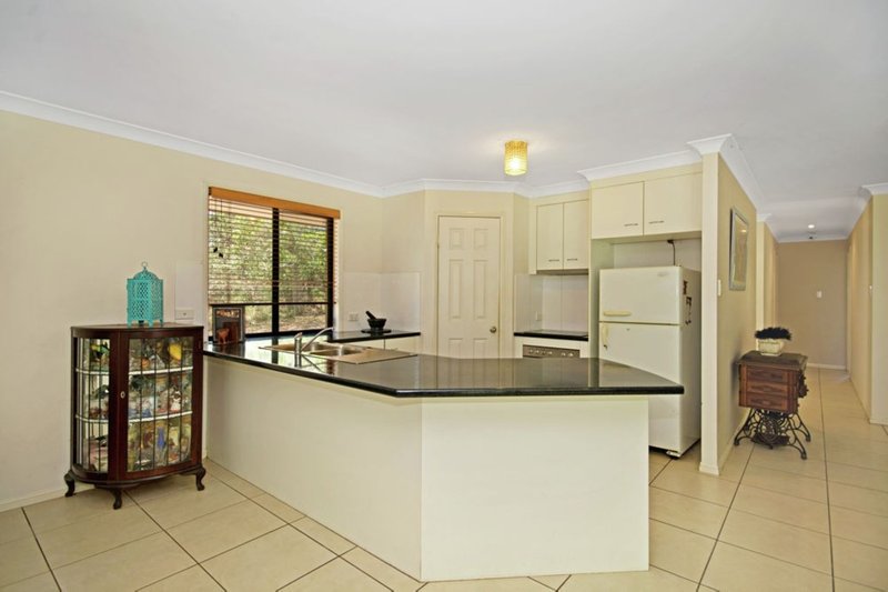 Photo - 58 Glenfinnan Court, Forest Glen QLD 4556 - Image 7