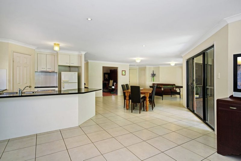 Photo - 58 Glenfinnan Court, Forest Glen QLD 4556 - Image 22