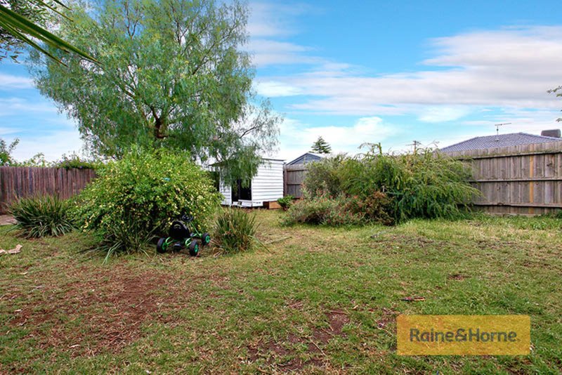 Photo - 58 Grace Street, Melton South VIC 3338 - Image 9