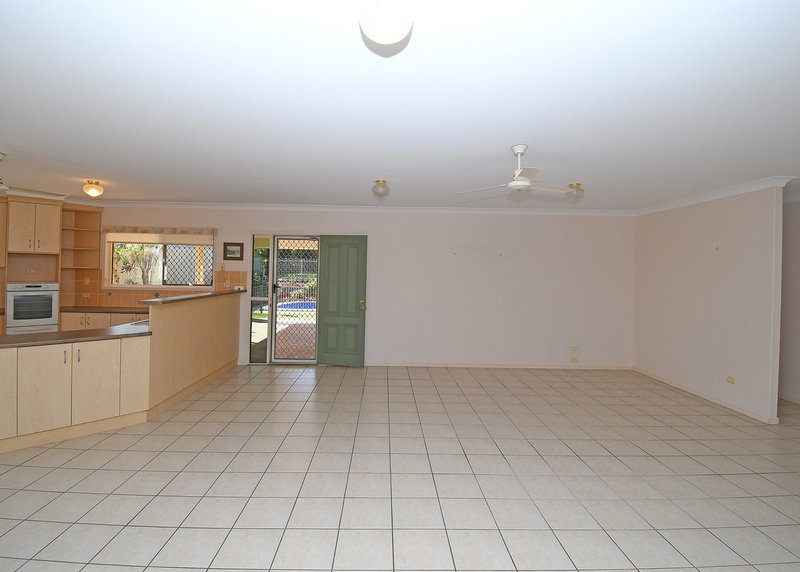 Photo - 58 Gundesen Drive, Urraween QLD 4655 - Image 14