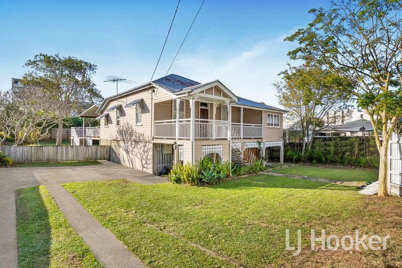 Photo - 58 Halstead Street, Coorparoo QLD 4151 - Image 3