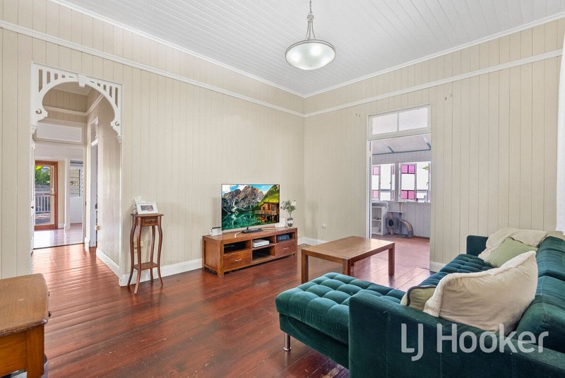 Photo - 58 Halstead Street, Coorparoo QLD 4151 - Image 7