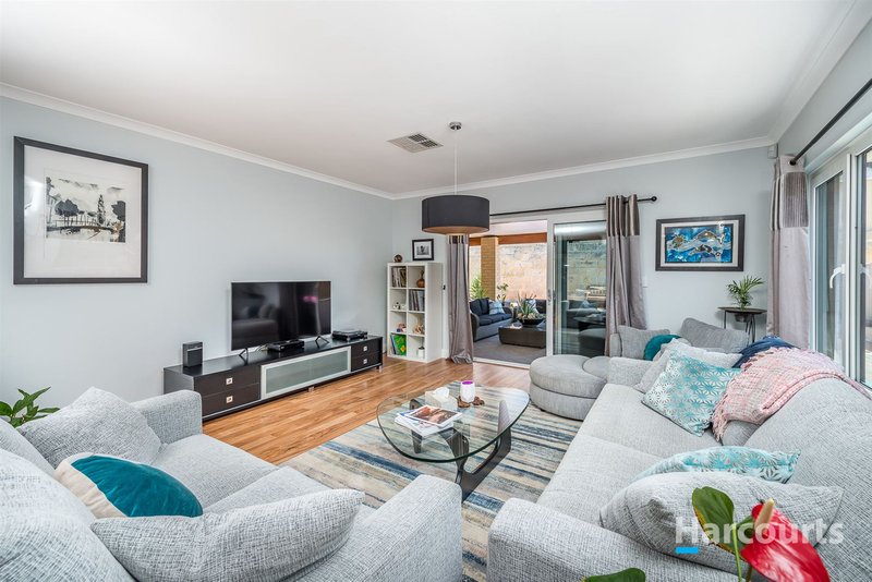 Photo - 58 Hampshire Drive, Jindalee WA 6036 - Image 8