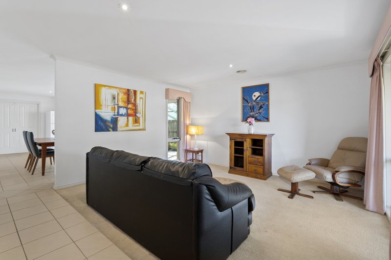 Photo - 58 Hayes Avenue, Rosebud VIC 3939 - Image 5