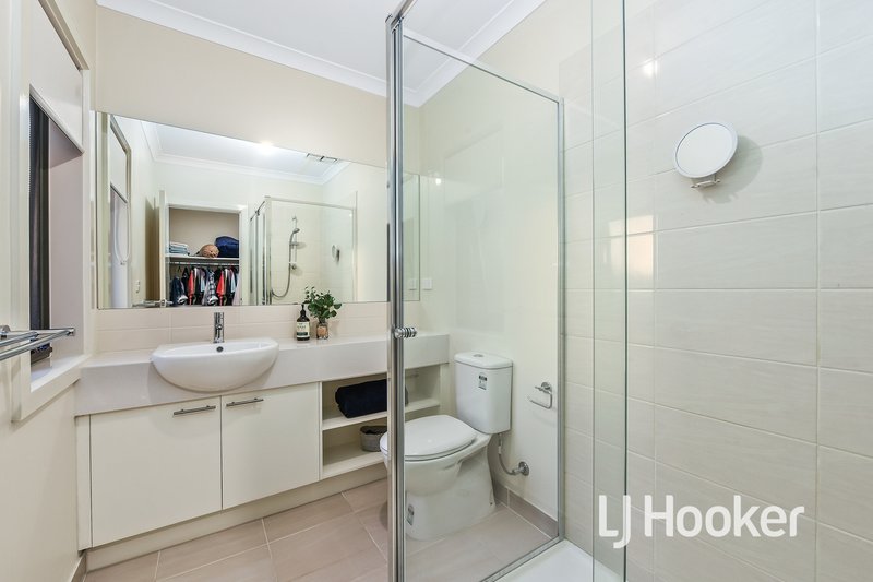 Photo - 58 Highmount Drive, Hampton Park VIC 3976 - Image 13