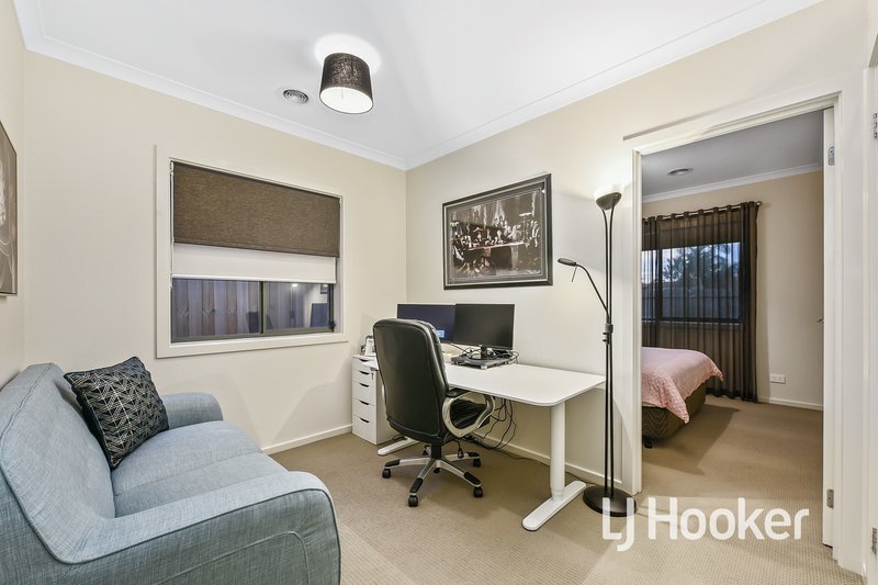 Photo - 58 Highmount Drive, Hampton Park VIC 3976 - Image 15