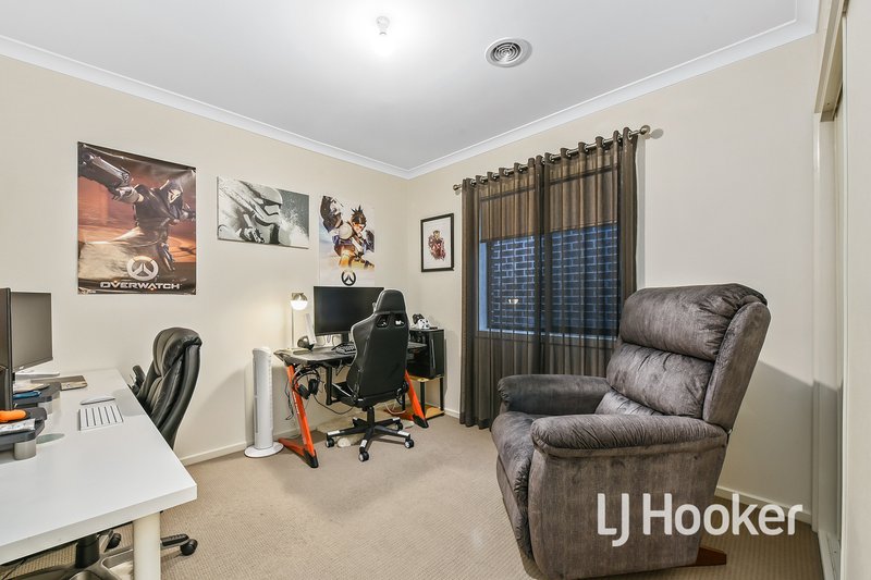 Photo - 58 Highmount Drive, Hampton Park VIC 3976 - Image 16