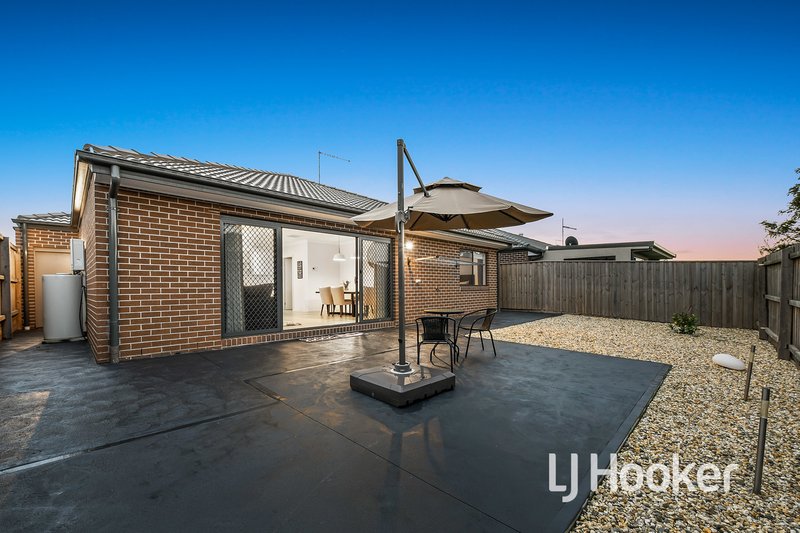 Photo - 58 Highmount Drive, Hampton Park VIC 3976 - Image 17