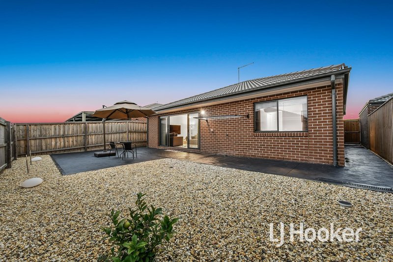 Photo - 58 Highmount Drive, Hampton Park VIC 3976 - Image 18