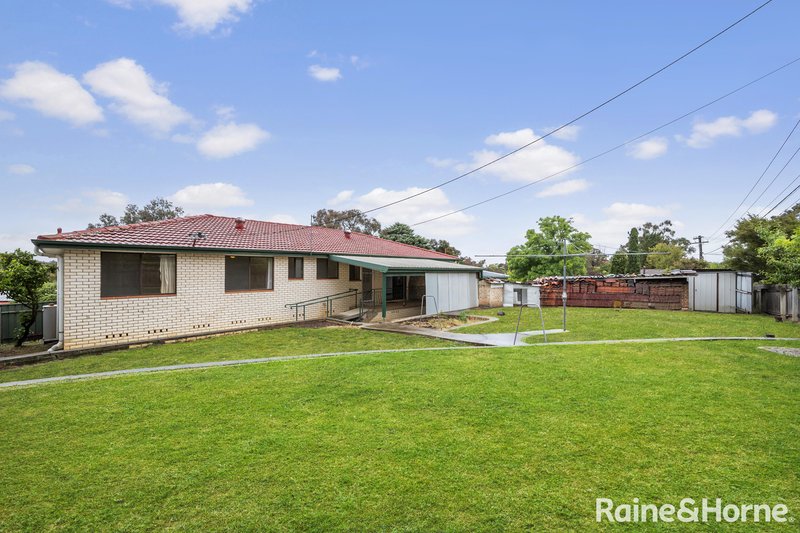 Photo - 58 Holden Crescent, Wanniassa ACT 2903 - Image 13