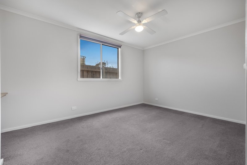 Photo - 58 Hotham Crescent, Hoppers Crossing VIC 3029 - Image 10