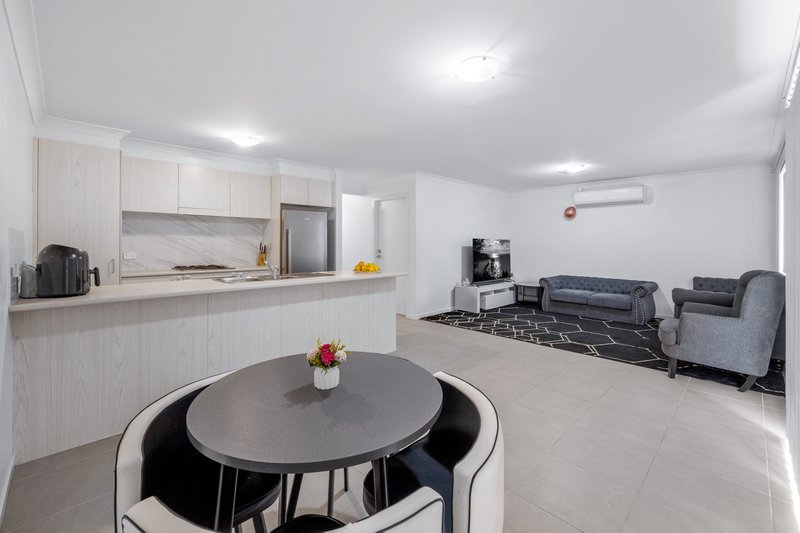 Photo - 58 Ingleburn Gardens Drive, Bardia NSW 2565 - Image 3