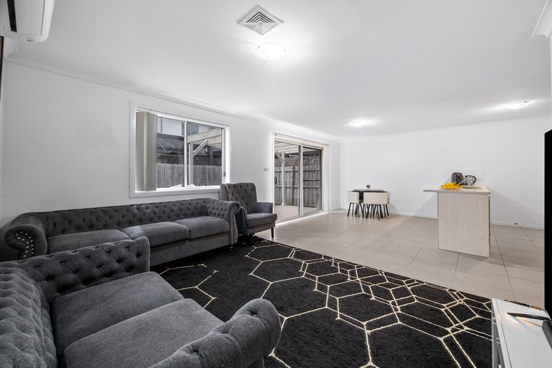 Photo - 58 Ingleburn Gardens Drive, Bardia NSW 2565 - Image 5