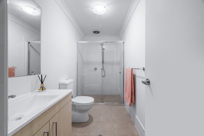 Photo - 58 Ingleburn Gardens Drive, Bardia NSW 2565 - Image 7