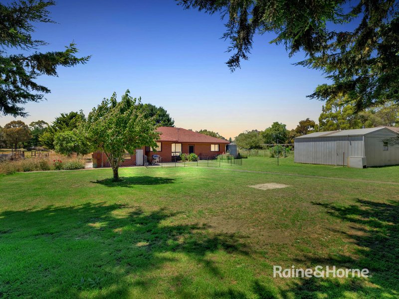 Photo - 58 Ingliston Road, Ballan VIC 3342 - Image 5