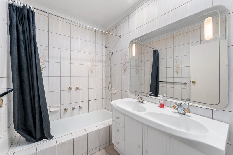 Photo - 58 Jaguar Drive, Clayton VIC 3168 - Image 9