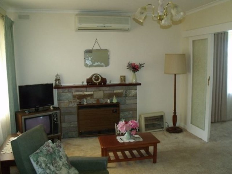 Photo - 58 James Street, Yarram VIC 3971 - Image 3