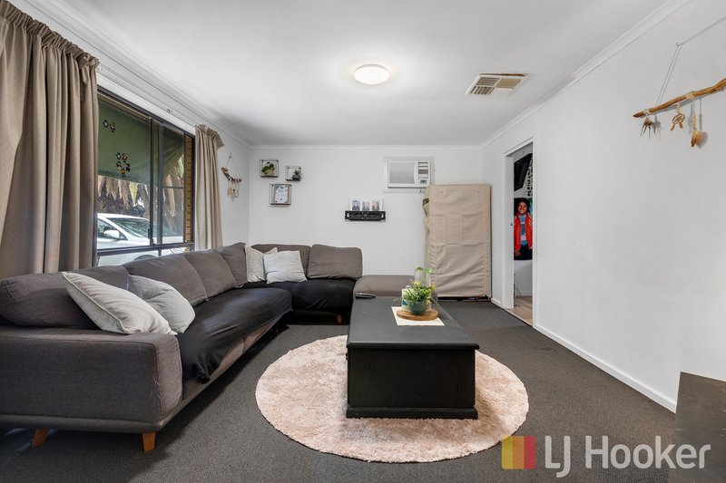 Photo - 58 Kanimbla Crescent, Craigmore SA 5114 - Image 3
