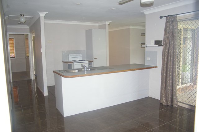 Photo - 58 Kevin Street, Deception Bay QLD 4508 - Image 3